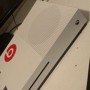 Xbox one s 1TB